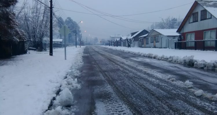 Sistema frontal: Cinco mil personas aisladas en Lonquimay tras fuerte nevazón