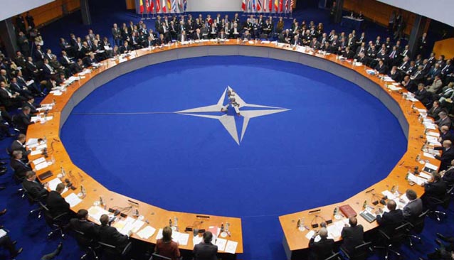 OTAN no quiere a Rusia de enemigo, pero la seguirá rodeando con misiles