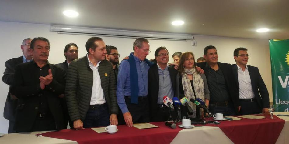 14 congresistas de la Alianza Verde firman manifiesto en favor de Petro