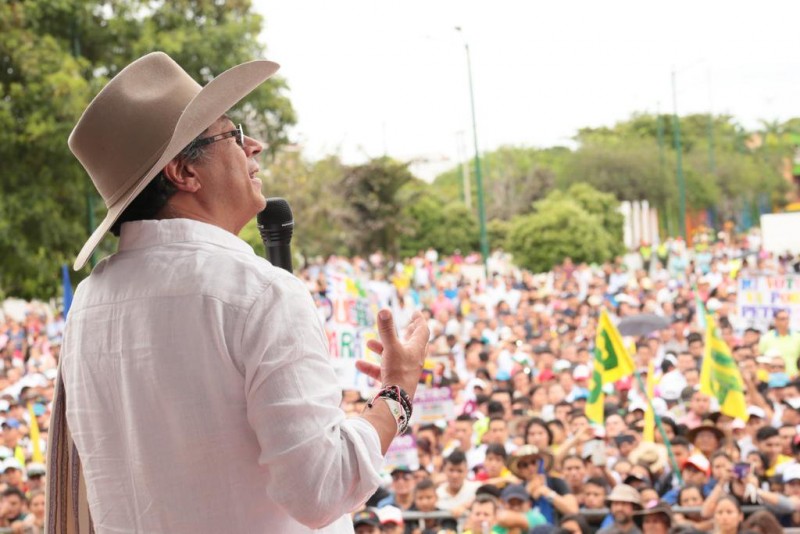 Gustavo Petro avanza con una espectacular remontada, según encuesta