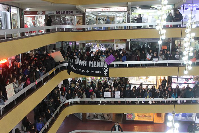 Concepción: Mujeres realizan concentración y marcha en repudio al femicidio de Soraya Sepúlveda