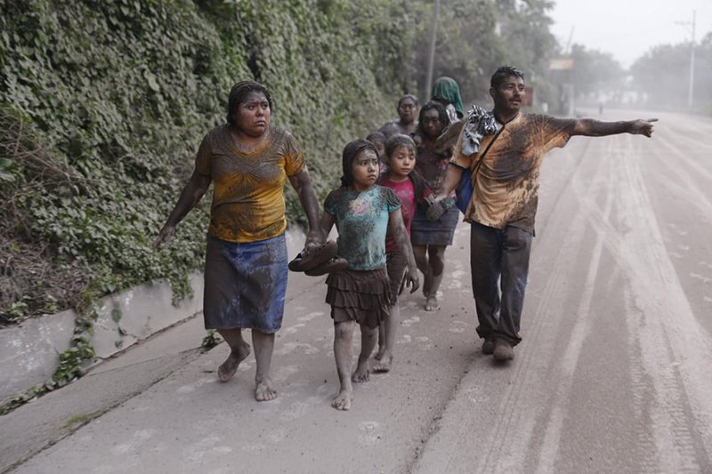 Diputados guatemaltecos cuestionan actuación del Gobierno ante la tragedia volcánica
