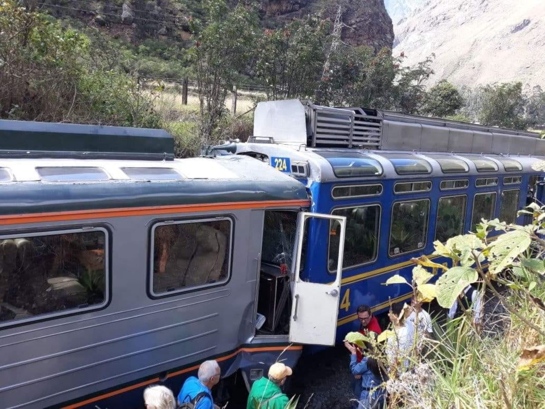 Lamentable choque de trenes turísticos en Machupicchu (+VIDEO)
