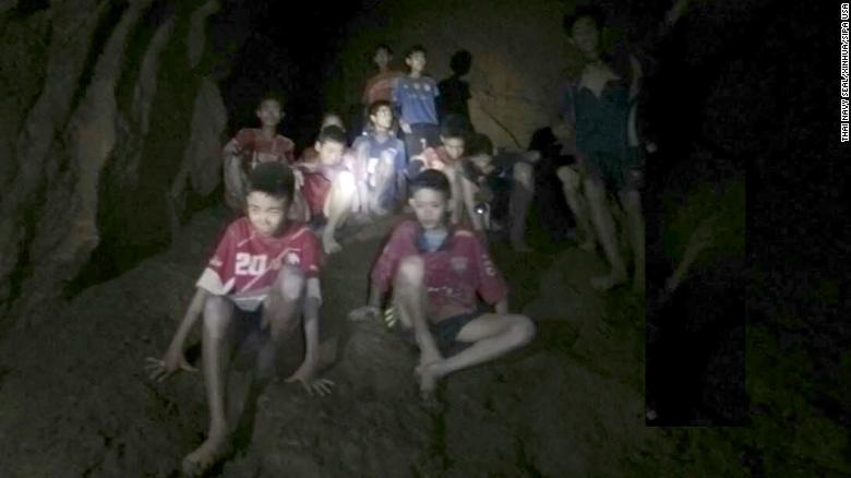 Los 13 atrapados en la cueva tailandesa tienen al mundo entero en alta tensión