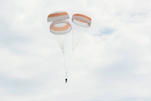 Nuevo paracaídas permitirá saltar de edificios ardiendo