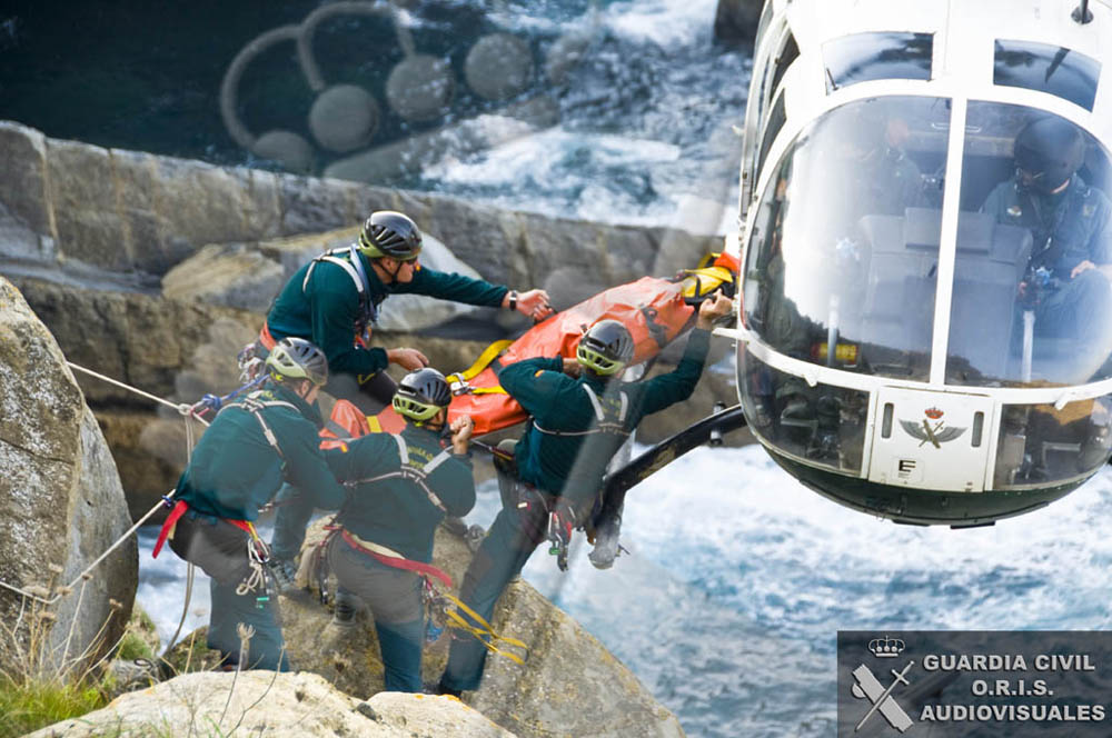 Van más de diez horas en proceso de rescate a montañista que cayó en los Picos Europa