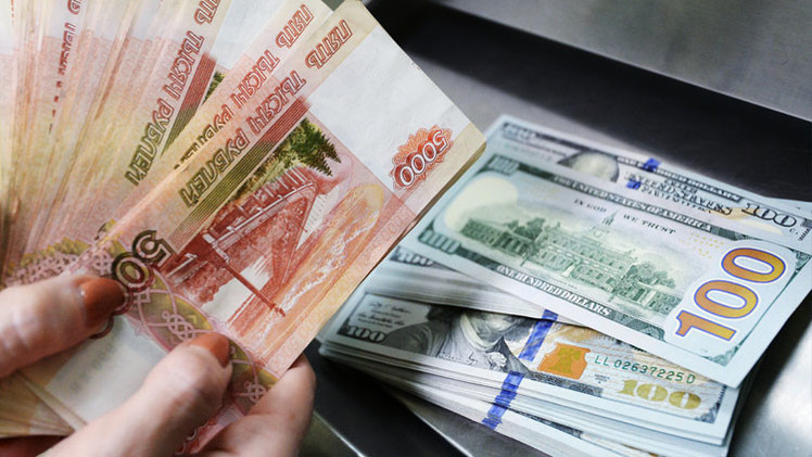 FMI estima que el dólar está sobrevalorado y el rublo subestimado