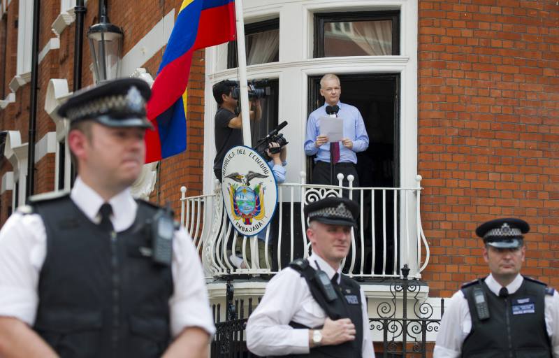 Ecuador: En la visita del presidente a Londres no se tocará el tema de  Assange