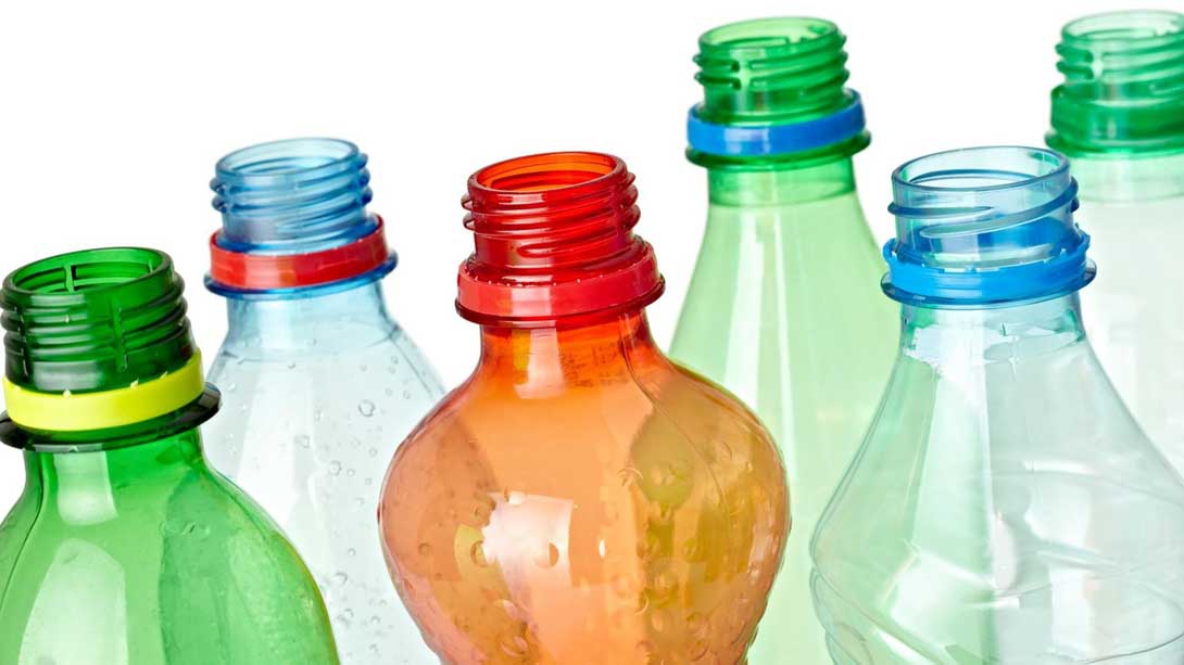 Buscan reimpulsar uso de botellas retornables para reducir fabricación de desechables