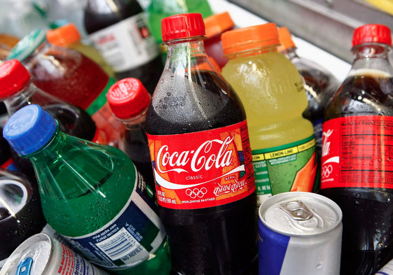 Chilenos redujeron un 21,6% el consumo de bebidas azucaradas tras alza impositiva