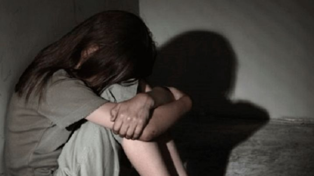 Denuncian que tres menores de edad violaron a una niña de 8 años en Pudahuel