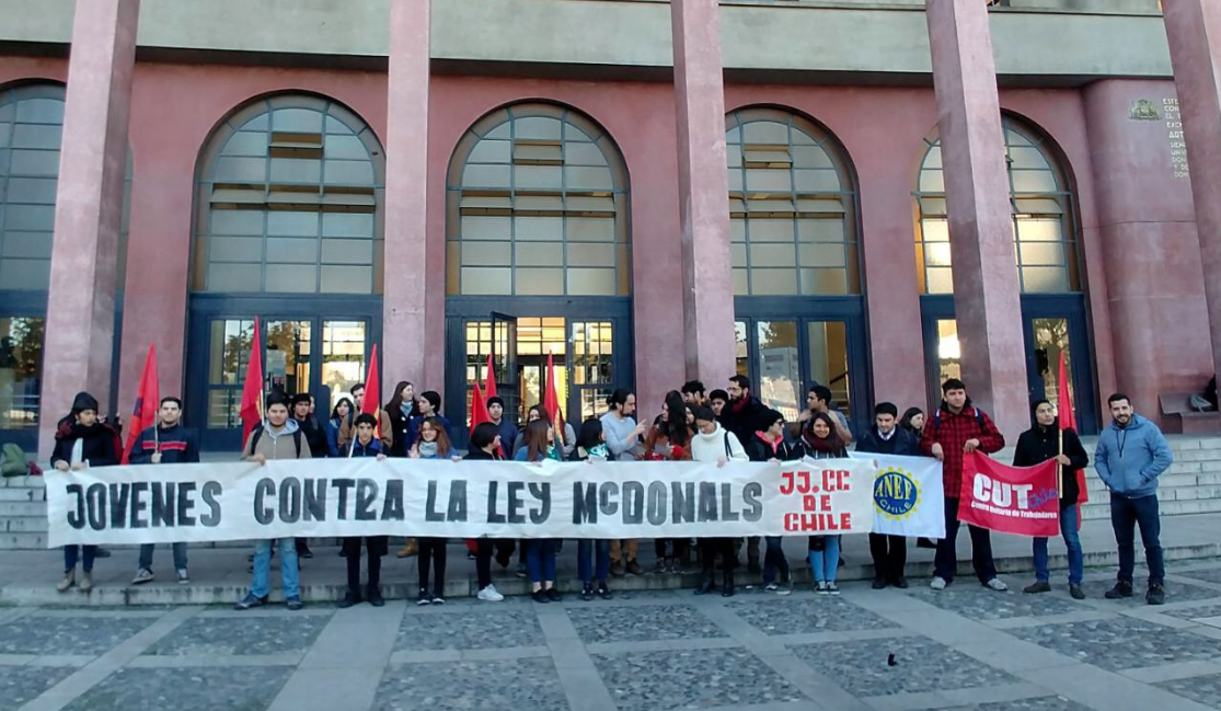 “Ley McDonald’s”: Lanzan campaña en rechazo al Estatuto Laboral para Jóvenes Estudiantes