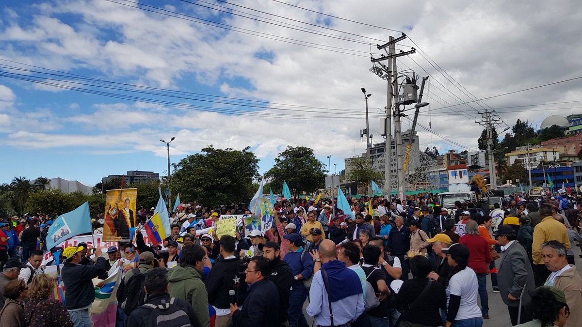 Miles de ecuatorianos marcharon a favor de Correa