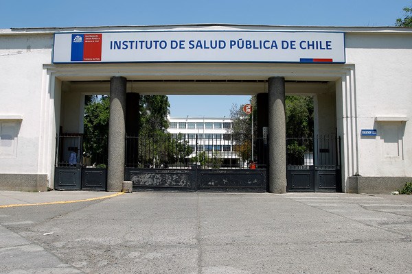 Instituto de Salud Pública detectó irregularidades en contratos con empresas proveedoras