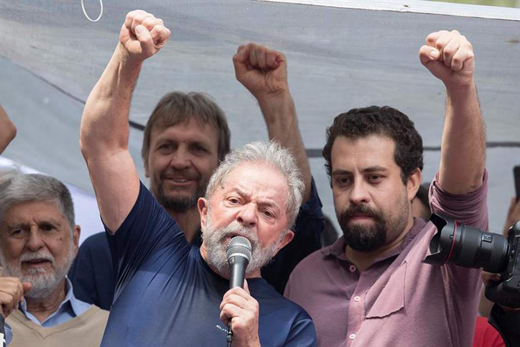 Brasileños salen a las calles a favor y en contra de la libertad de Lula