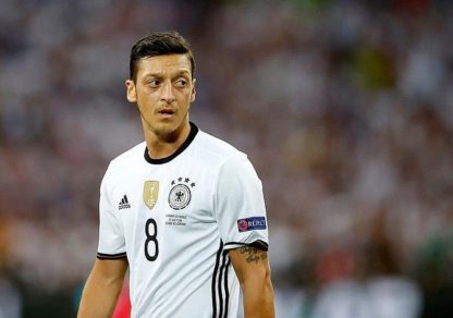 Presidente de Bolivia Evo Morales se solidariza con Mesut Özil