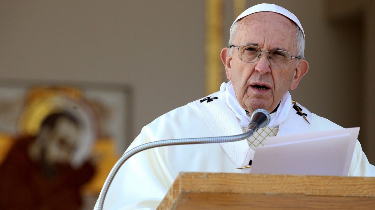 Hospitalizan a Papa Francisco por presuntos problemas de salud