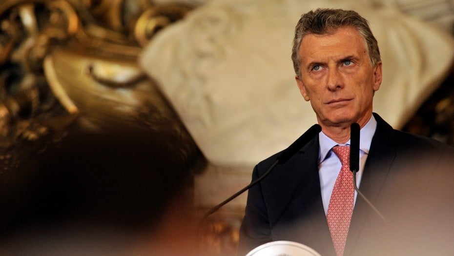 Macri ordenó paralizar la incorporación de nuevo personal en la administración pública argentina