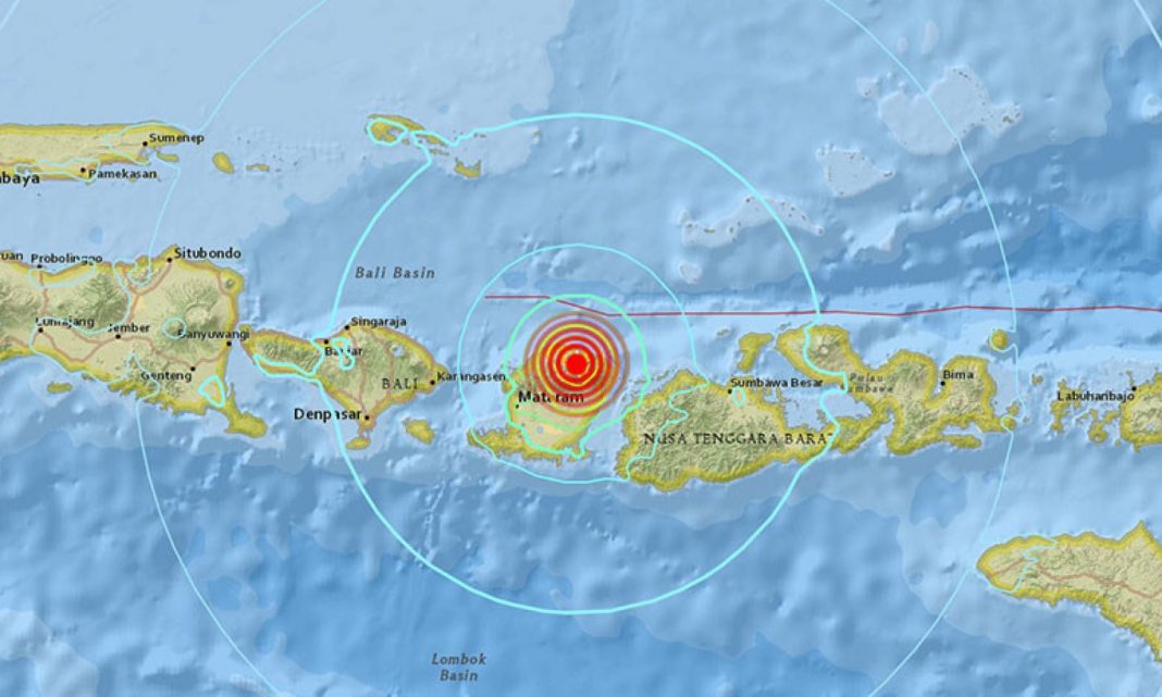 Fuerte terremoto en Indonesia deja al menos 14 muertos y 162 heridos