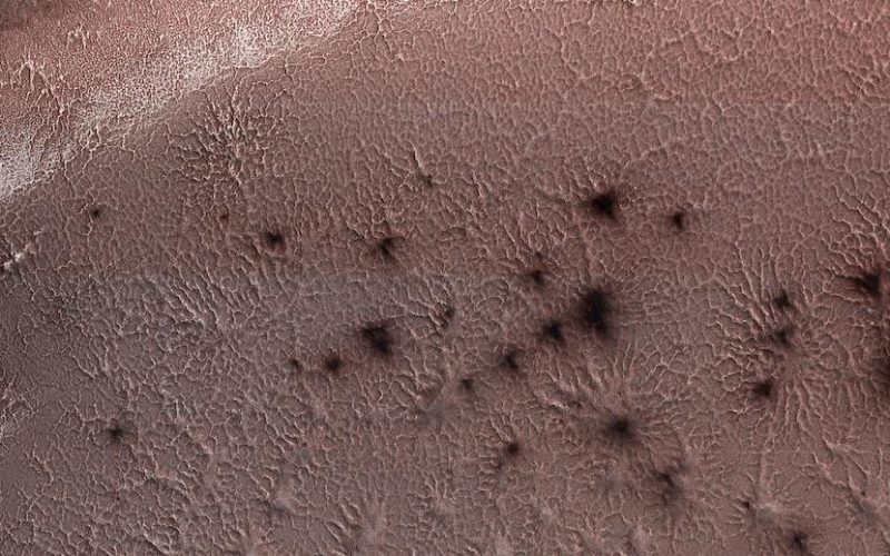 Los montículos de araña en Marte
