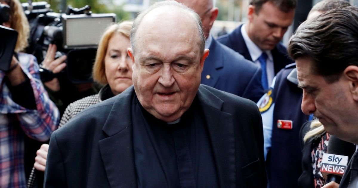 Sólo un año de detención cumplirá un arzobispo que encubrió a pederastas