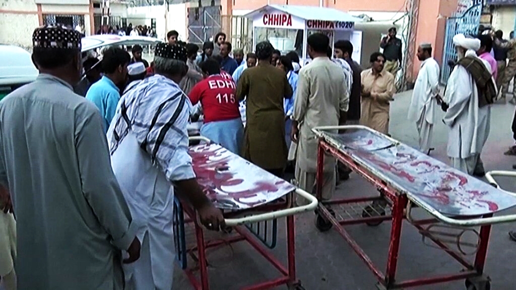 Al menos 128 muertos deja atentando durante un evento electoral en Pakistán