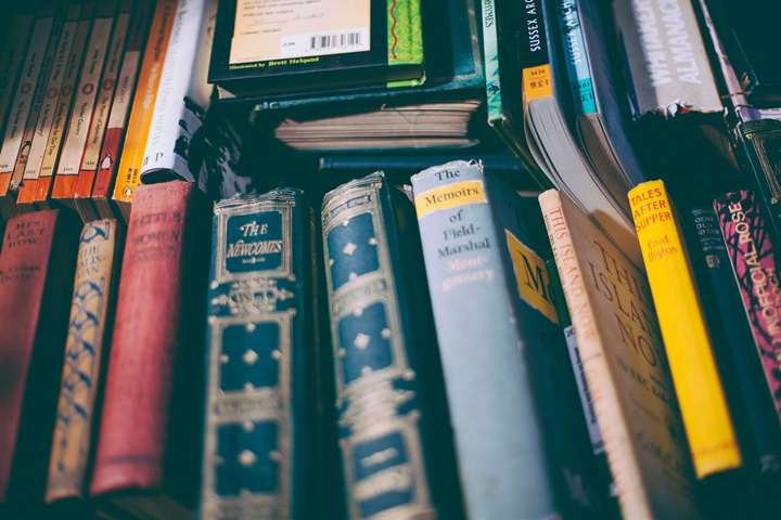 Descubren libros antiguos impregnados con veneno en una biblioteca