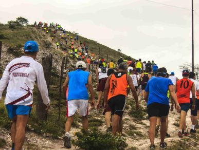 La «carrera del chivo», peculiar maratón que recorre carreteras y montañas de Venezuela (+Video)