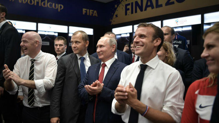(+Video) Conozca cómo los presidentes de Rusia, Francia y Croacia celebraron el campeonato del mundo desde el vestuario galo