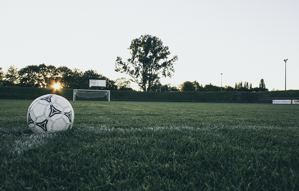 Palestinos mutilados en ataques israelíes juegan al fútbol (+VIDEO)