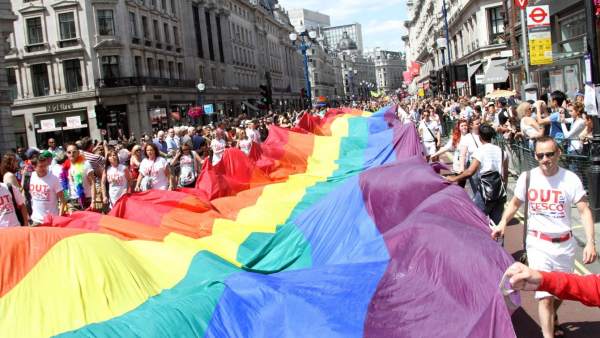 Reino Unido prohibirá terapias para «curar» a gays