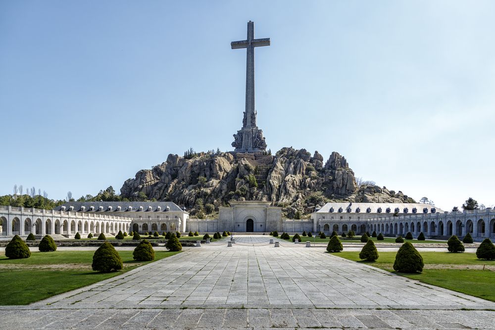 España culminará método jurídico para exhumar a Francisco Franco