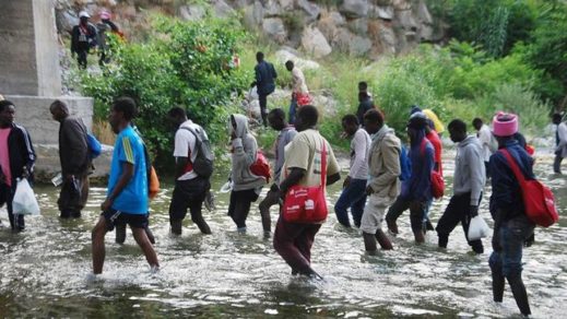 Abusan sexualmente de migrantes en la frontera entre Italia y Francia