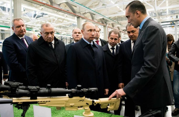 La primera en América Latina: Rusia inaugurará una planta de fusiles Kalashnikov en Venezuela en 2019
