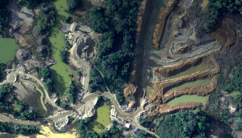 (Video+Fotos) Imágenes aéreas de los daños ocasionados por la minería a la Amazonía