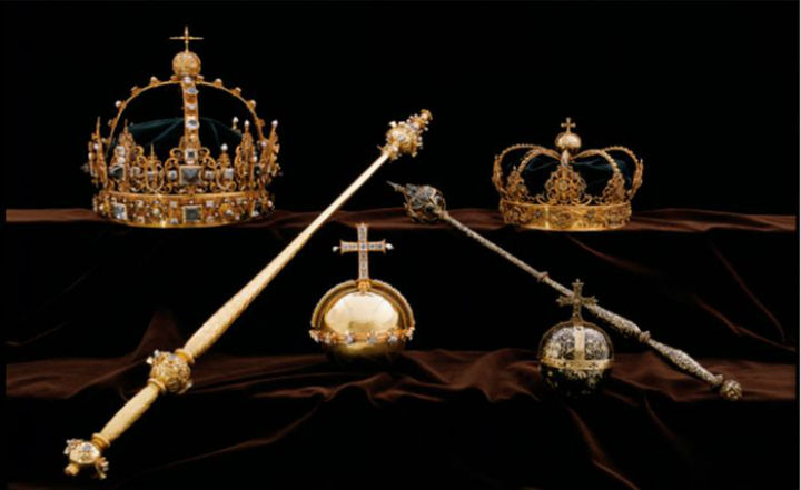 Dos ladrones roban joyas de la Corona sueca y huyen en una lancha