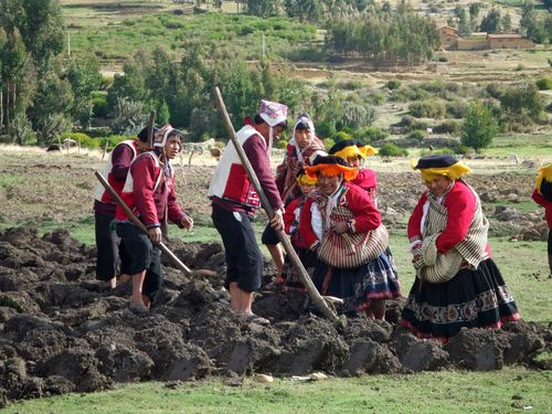 El culturalismo y la victimización indígena en Guatemala son más rentables que la emancipación