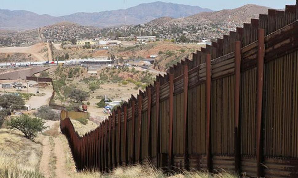 México reitera a EE. UU. que nunca pagará por un muro fronterizo
