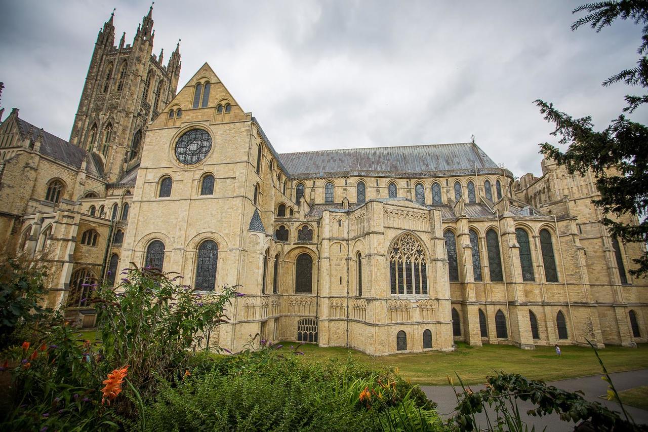 «Biblia medieval» exhibida luego de 500 años en Biblioteca de Canterbury en Reino Unido