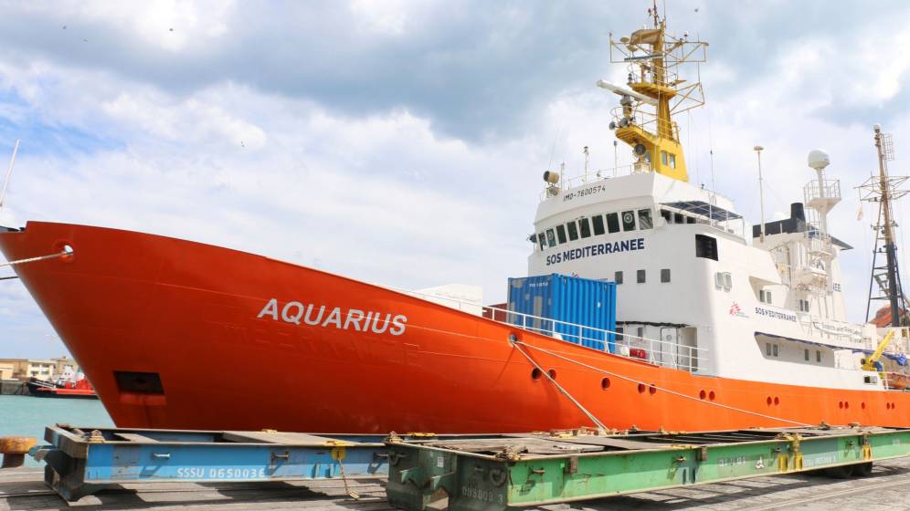 Nueva travesía: El ‘Aquarius’ busca un puerto seguro donde desembarcar a 141 inmigrantes