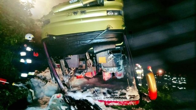 Tres muertos y 51 heridos al volcar en Polonia un autobús con turistas de Ucrania