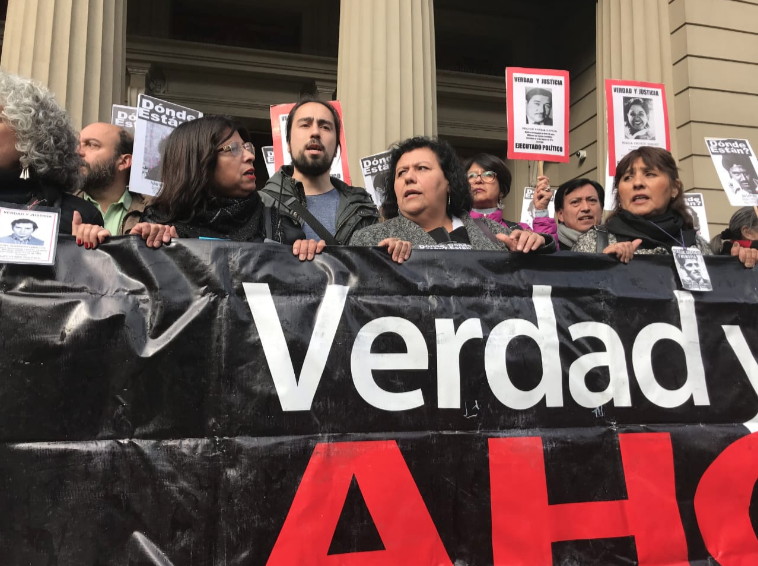 Familiares de detenidos desaparecidos advierten que libertad condicional para violadores de DDHH pone “en riesgo la democracia”