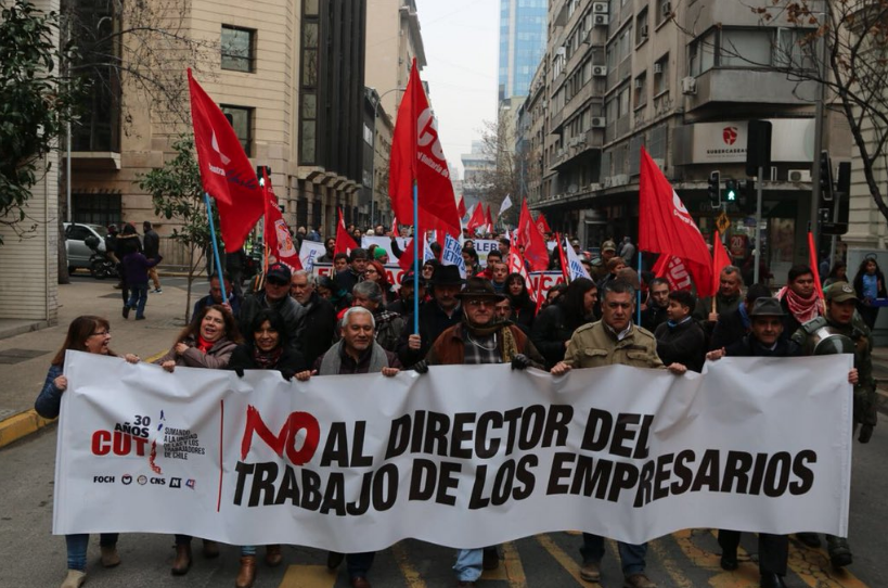 CUT marcha en Santiago en «un llamado de atención” contra dictámenes de la Dirección del Trabajo