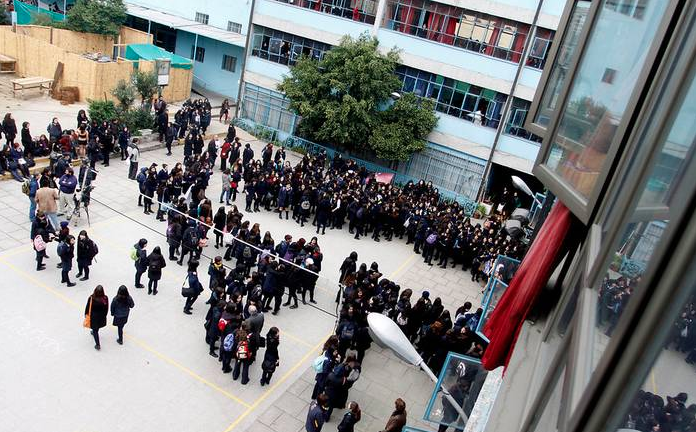 Rechazan expulsión de estudiante del Liceo 1 que denunció a profesores por casos de abuso y acoso sexual