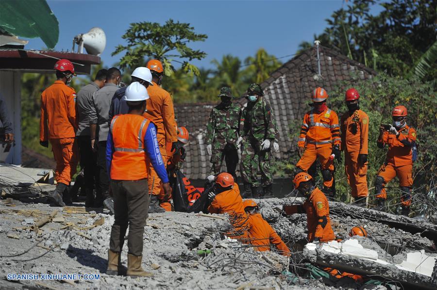 A 105 subió la cifra de muertos por el terremoto de Indonesia