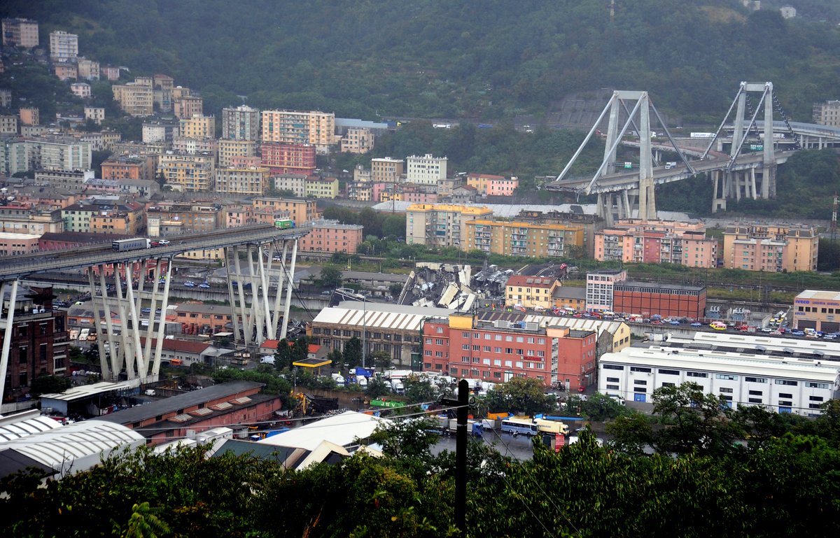 (Videos, fotos) Tragedia en Italia: Más de 30 muertos por desplome del viaducto en Génova