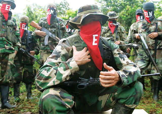 Fiscalía colombiana acusa al ELN por el asesinato de dos investigadores en 1998