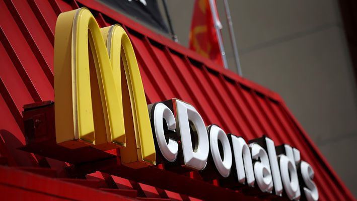 Ensaladas de McDonald's enferman a más de 400 personas en EE.UU.