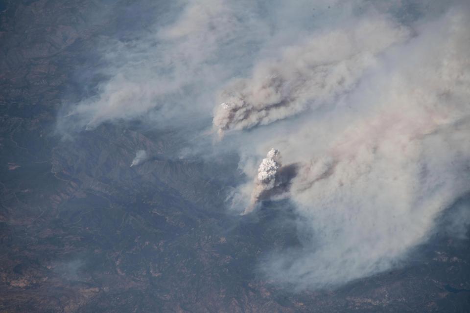 Fotos satelitales de los feroces incendios forestales que consumen California