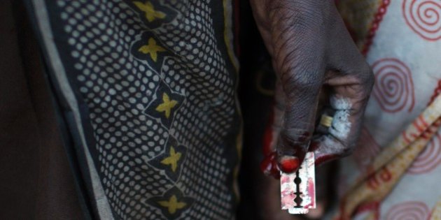 «Tienen un cuchillo y una cuchilla de afeitar y cortan»: El relato de una víctima de mutilación genital femenina